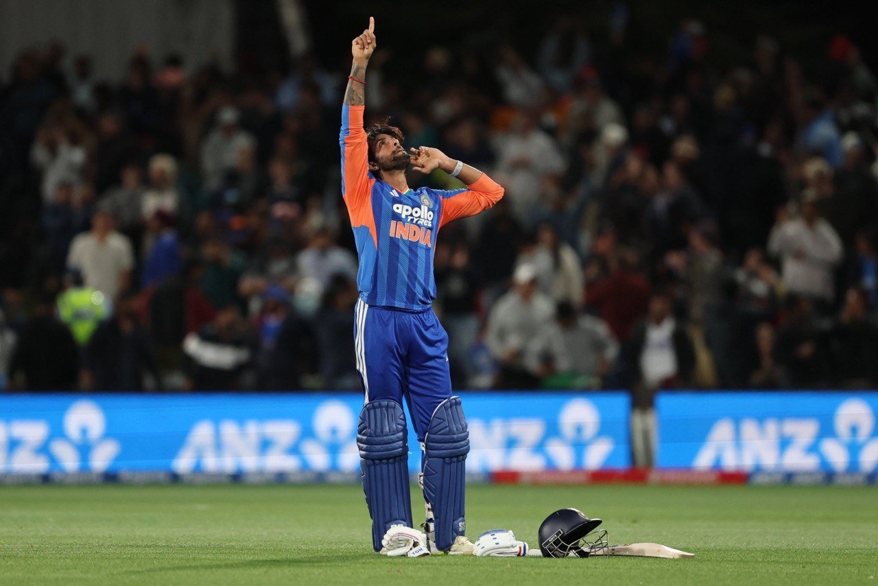 India Were 70/5 Chasing 181 in Christchurch, and the Man Who Pulled It Back Had Already Taken Two Catches